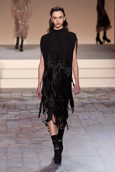 Look 75